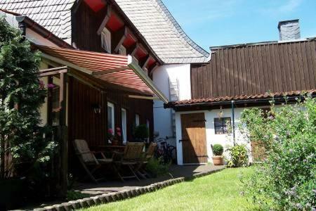 Altes Tageloehnerhaus Von 1510 Mit Garten Und Parkplatz Goslar Ngoại thất bức ảnh
