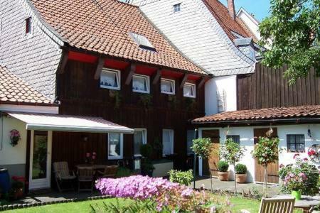 Altes Tageloehnerhaus Von 1510 Mit Garten Und Parkplatz Goslar Ngoại thất bức ảnh
