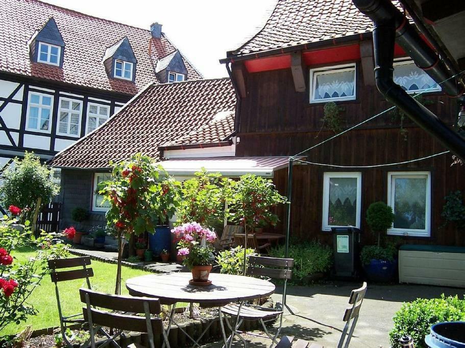 Altes Tageloehnerhaus Von 1510 Mit Garten Und Parkplatz Goslar Ngoại thất bức ảnh